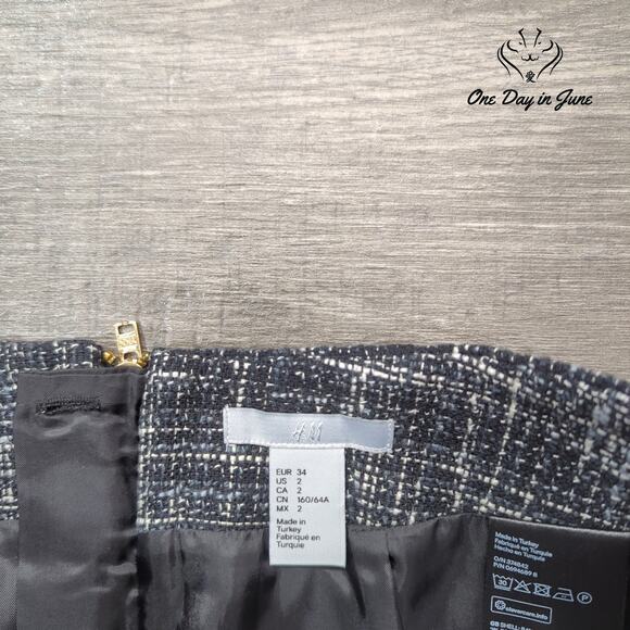 H&M Lined Mini Skirt Size 2 - Picture 2 of 5